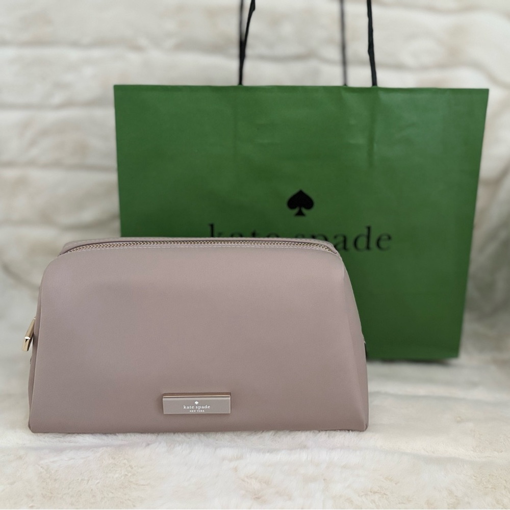 Brand New Kate Spade Carter Makeup Cosmetic Bag - Cozy Grey